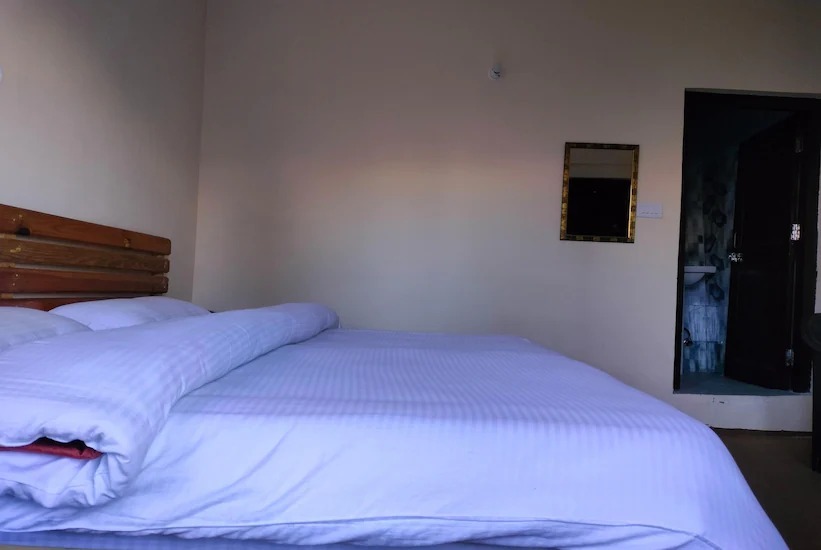 Раникхет: Corner Inn
