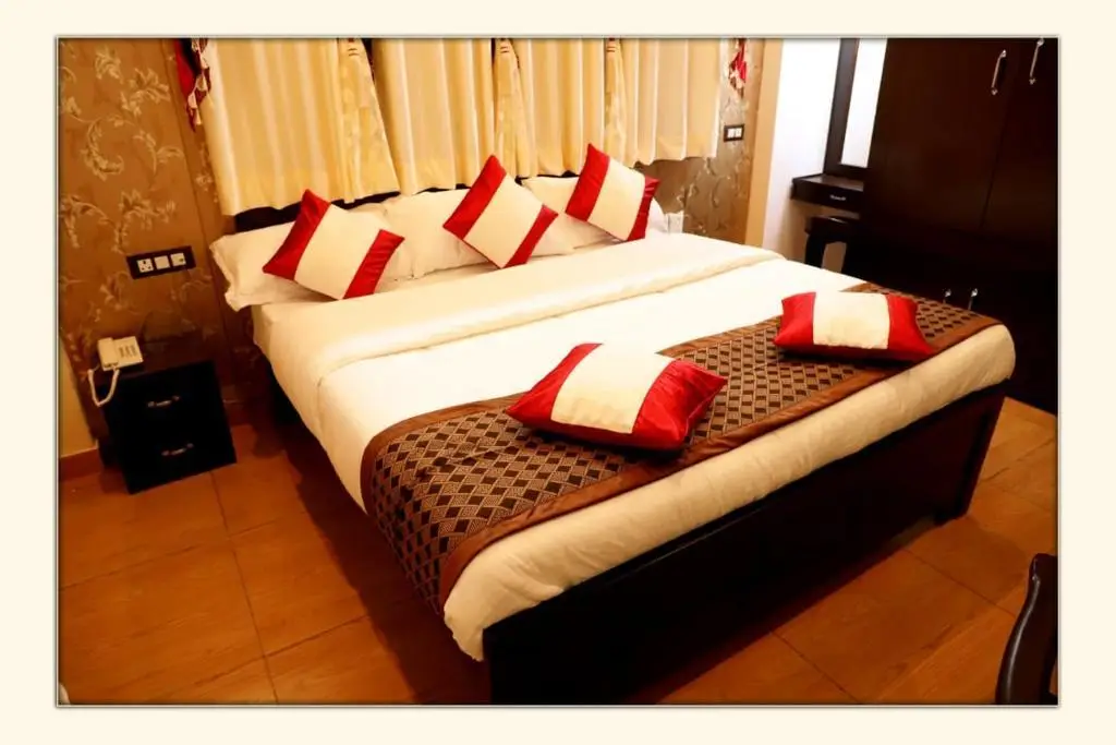 Раникхет: The Ranikhet Continental