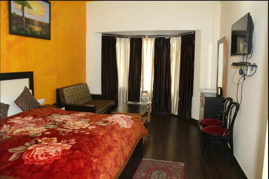 Сукха: Hotel Himadri