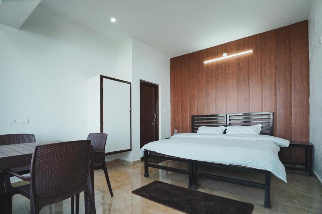 Техри: Spandan Villas