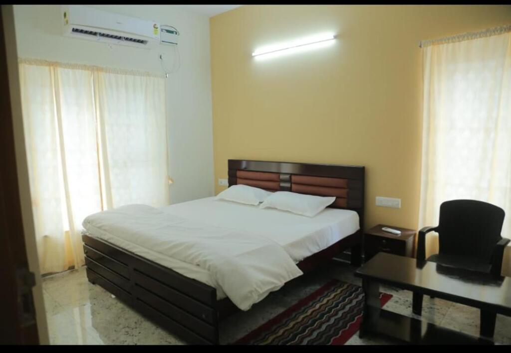 Тирупати: S V Home Stay
