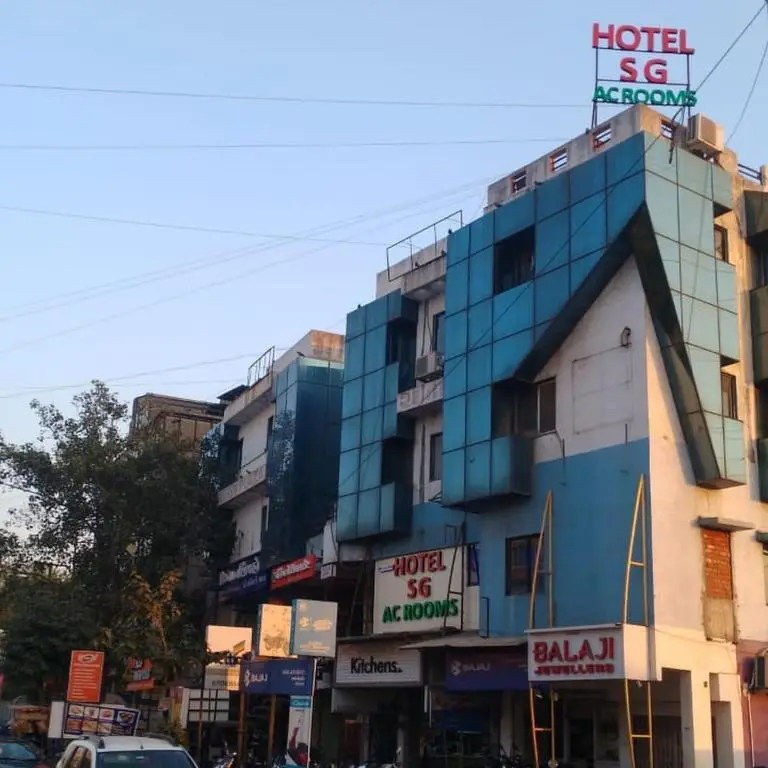 Hotel S G,Vadodara — фото 1