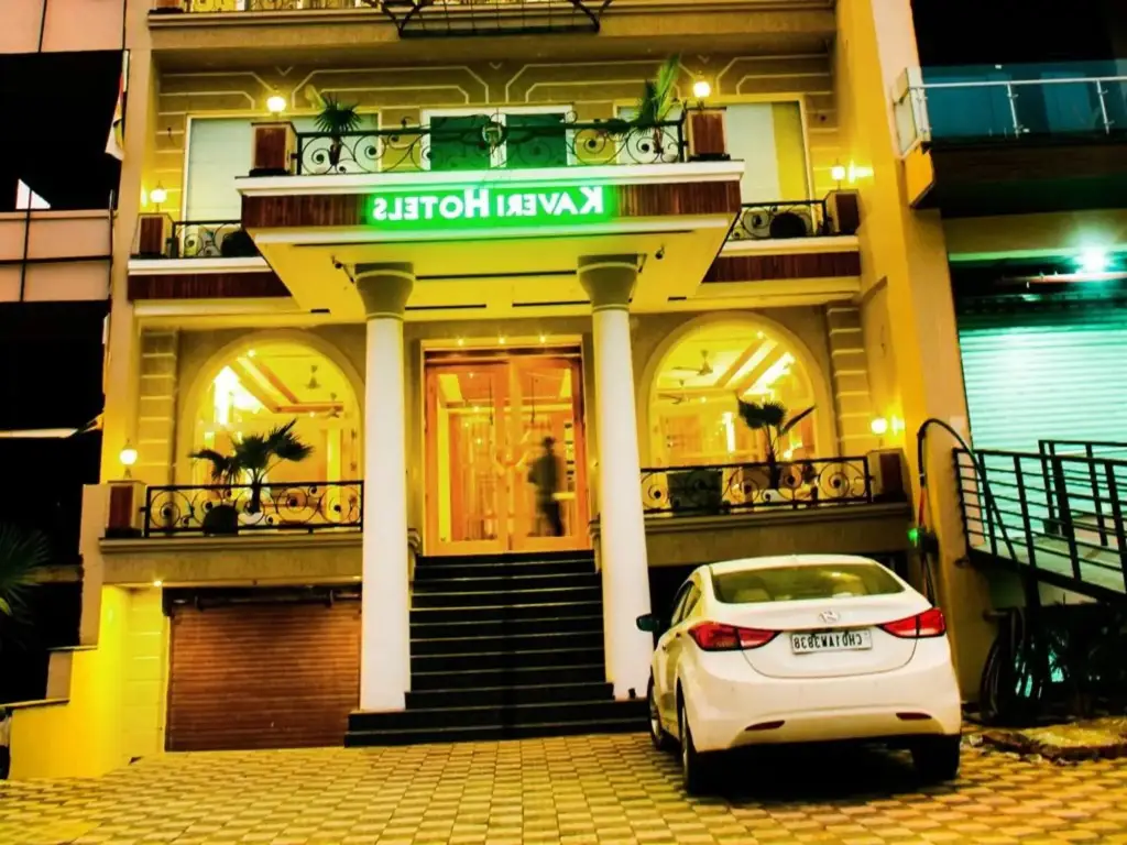 Зиракпур: Kaveri Hotel