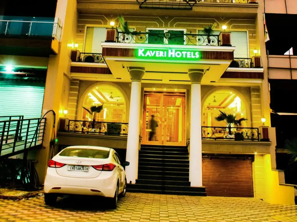 Зиракпур: Kaveri Hotel