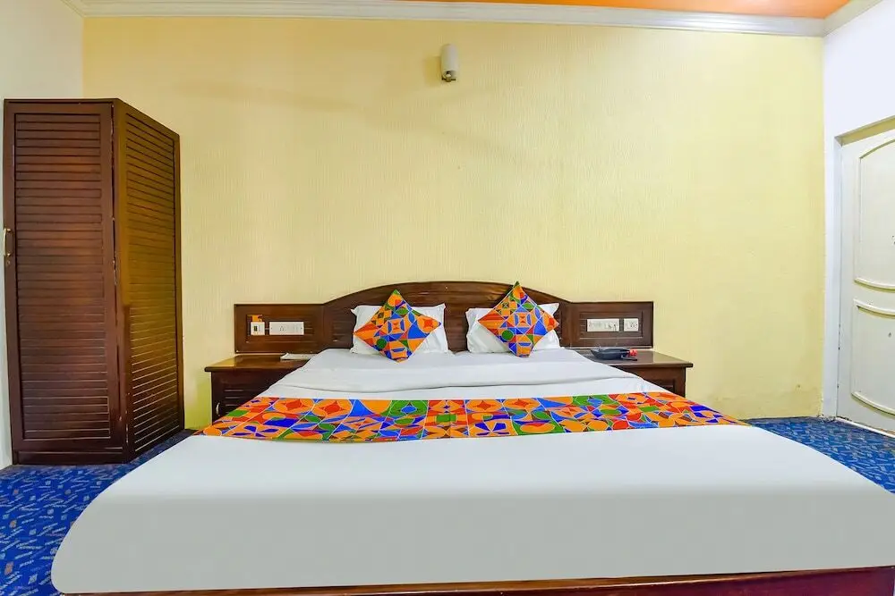 Вадодара: Fabexpress Riya Revati Resort