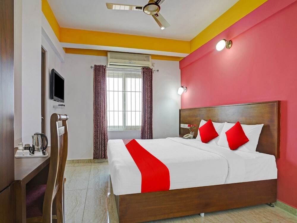 Коччи: Hotel White House