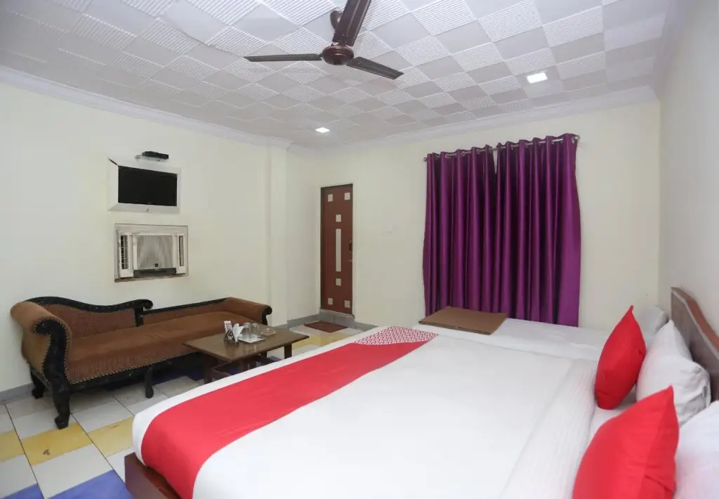 Горакхпур: Hotel Bobina