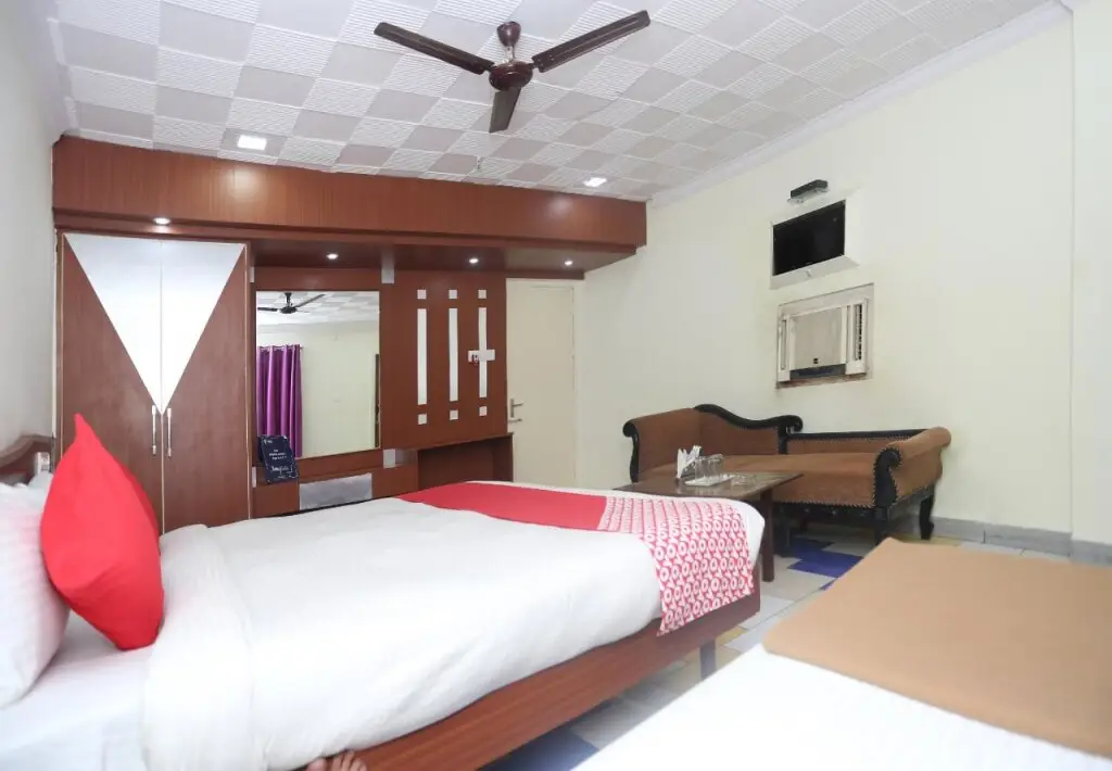 Горакхпур: Hotel Bobina