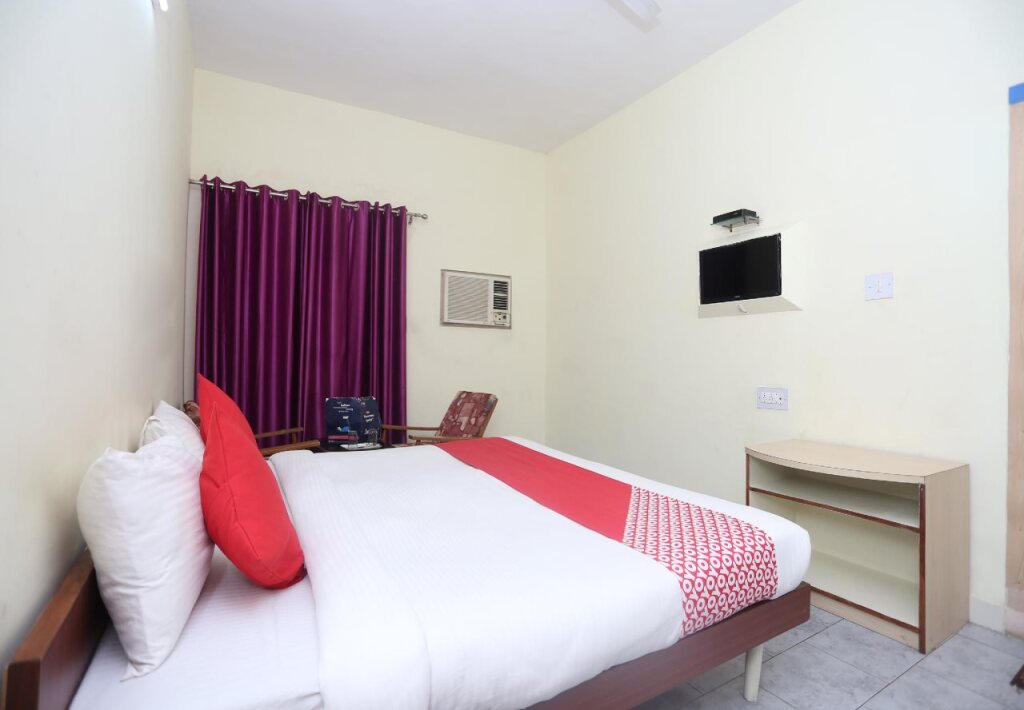 Горакхпур: Hotel Bobina