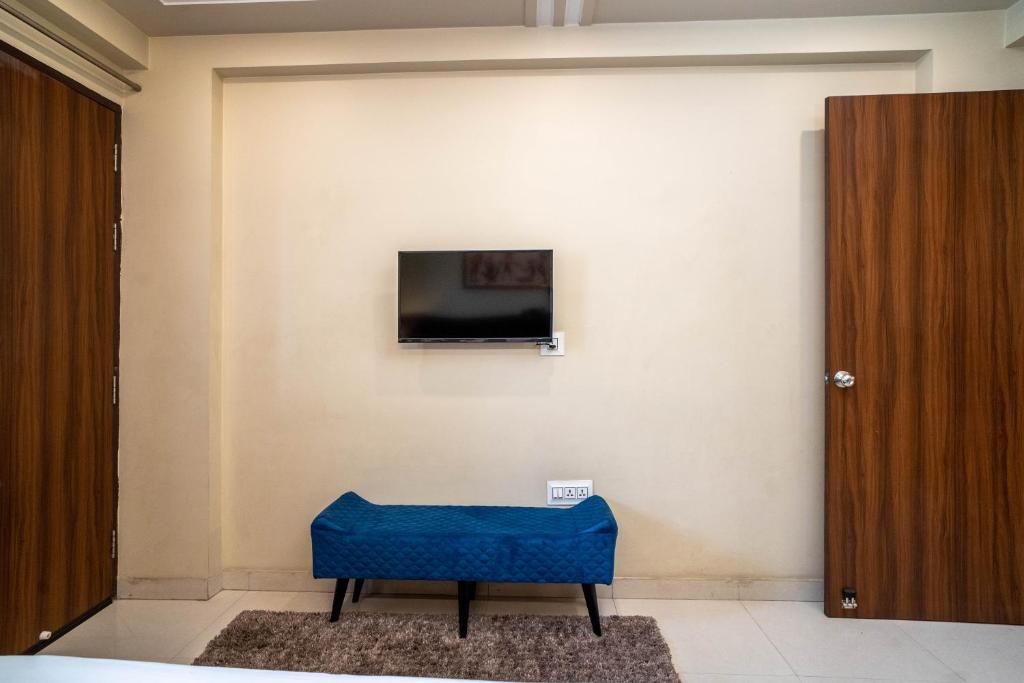 Гуруграм: The Lodgers 2 BHK Serviced Apartment infront of Artemis Hospital Gurgaon