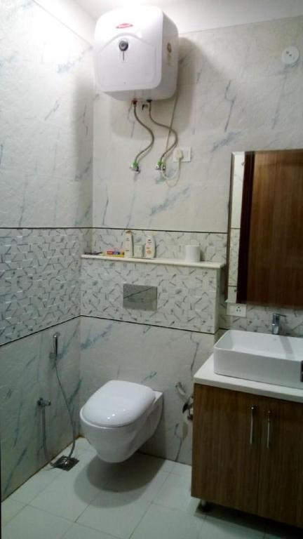 Гуруграм: Lime Tree Hospitality Three BHK Apartment Artemis Gurgaon