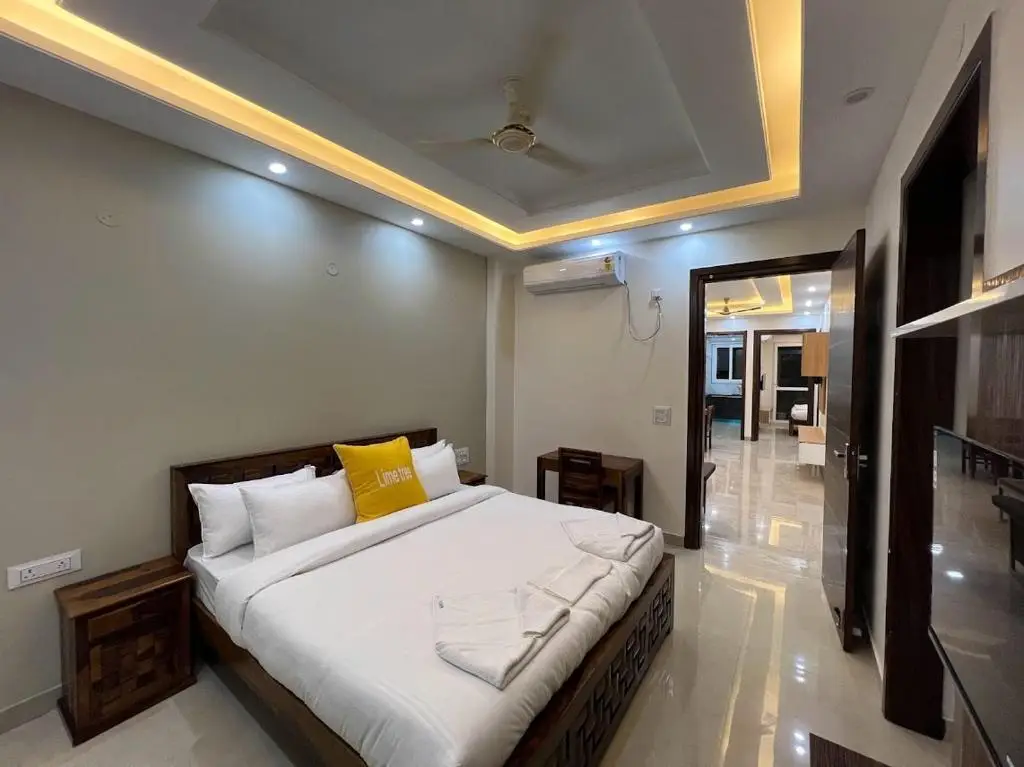 Гуруграм: Lime Tree Two Bhk Service Apartment Golf Course Road Gurgaon