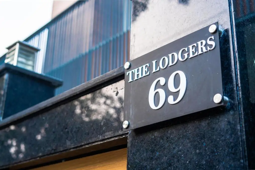 The Lodgers 1 BHK Serviced Apartment Golf Course Road Gurgaon — фото 1