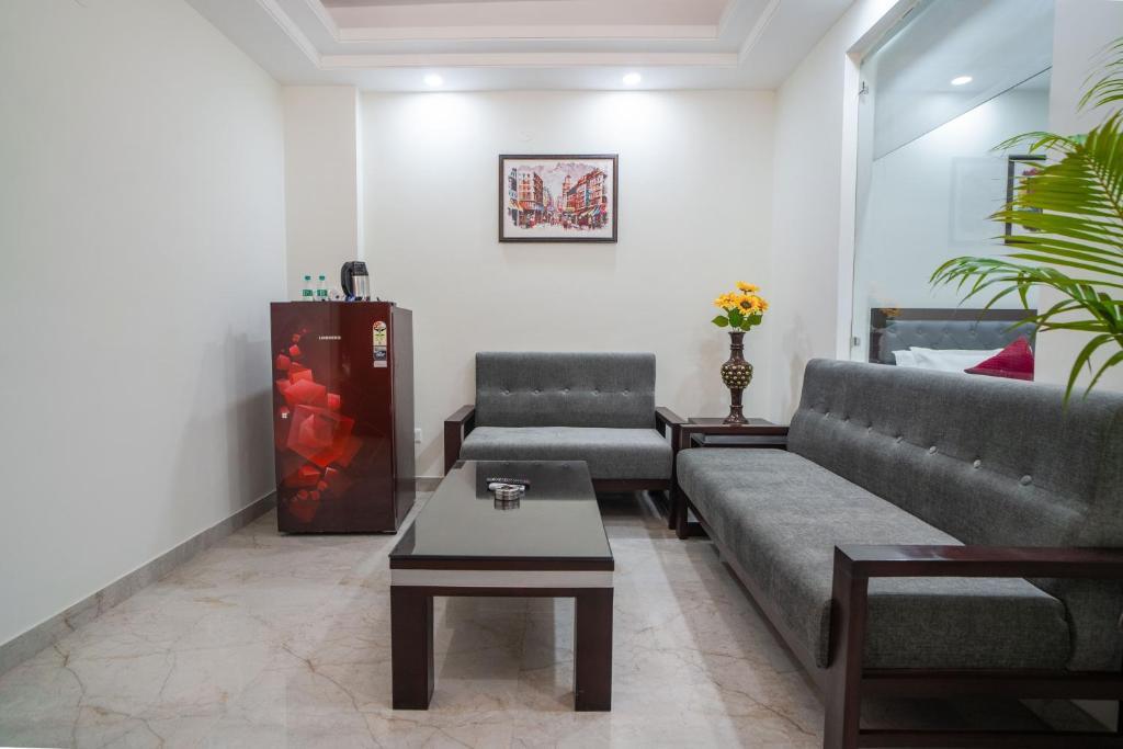 Гуруграм: The Lodgers 1 BHK Serviced Apartment Golf Course Road Gurgaon