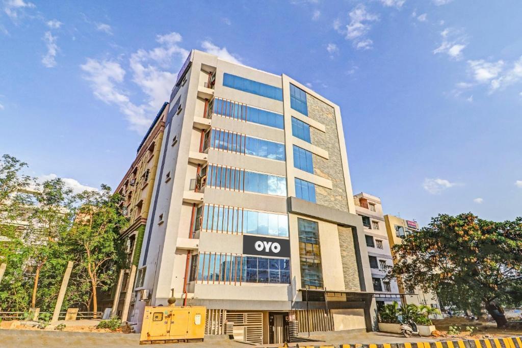 OYO Flagship 81027 Star Inn Near Durgam Cheruvu — фото 1