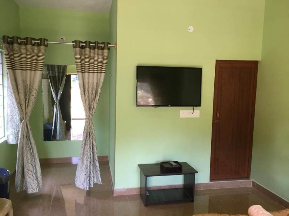 Вираджпет: Nakshatra Guest house