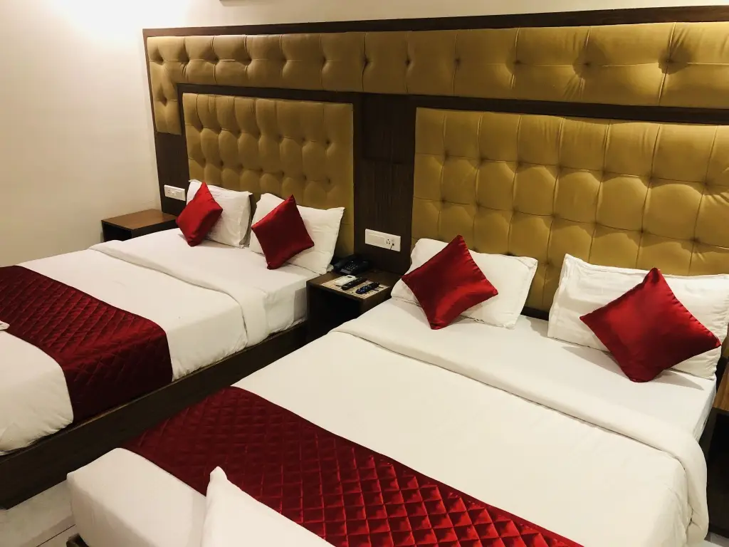 Мумбаи: Hotel BKC Garden near Trade Center, Visa Consulate