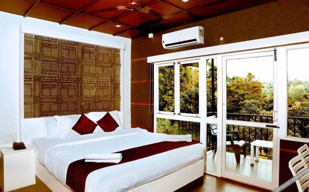 Муннар: Santhi Hill View Resort