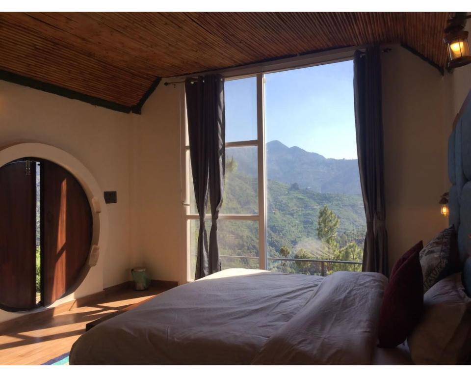 Наинитал: Dhara Door Way To Inner Peace