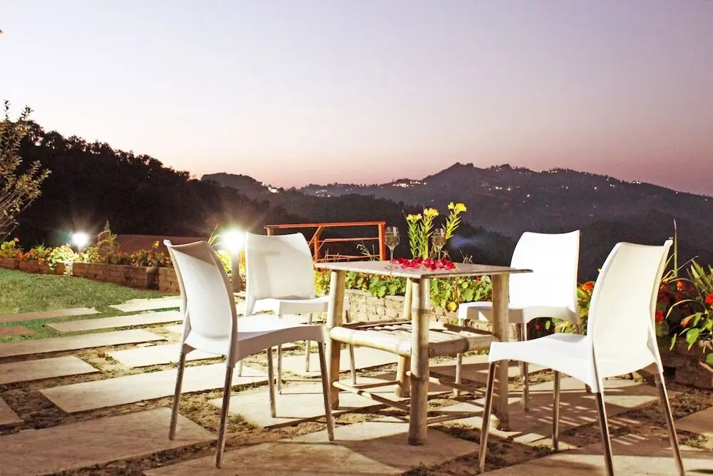 Наинитал: Treehouse Resort