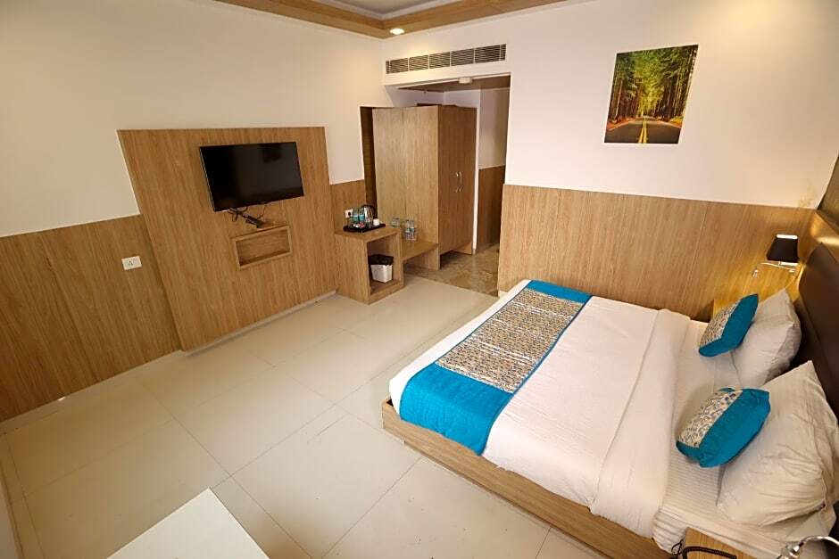 Нью-Дели: The Elevate Hotel by RS Global