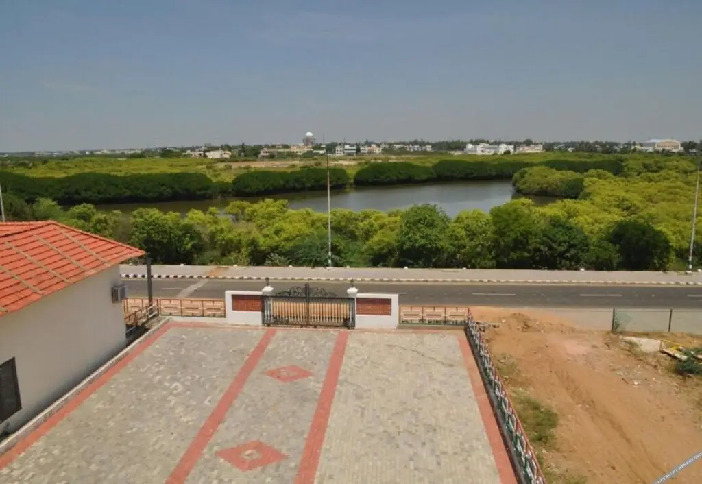 Нагоре: Karaikal Ashok Beach Resort