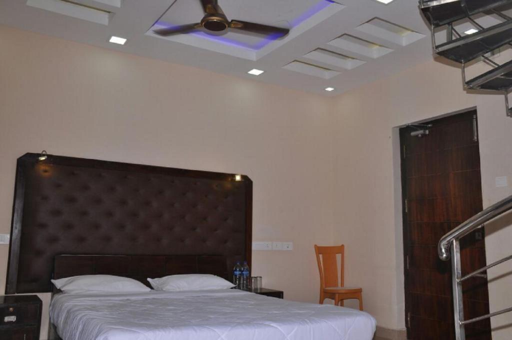 Нагоре: Karaikal Ashok Beach Resort