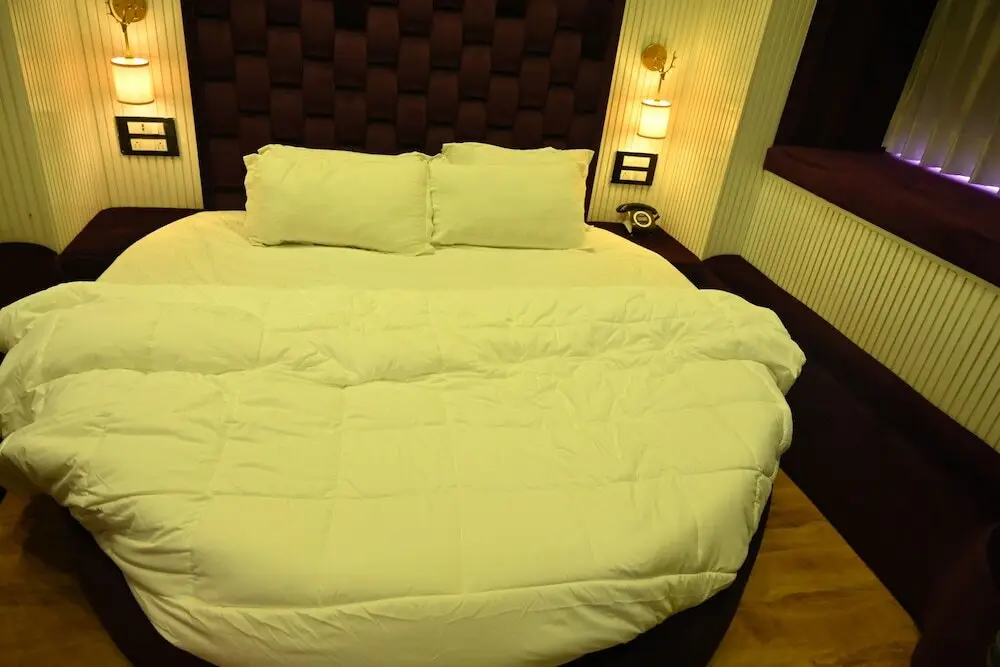 Rohtak: Ebowla Residency