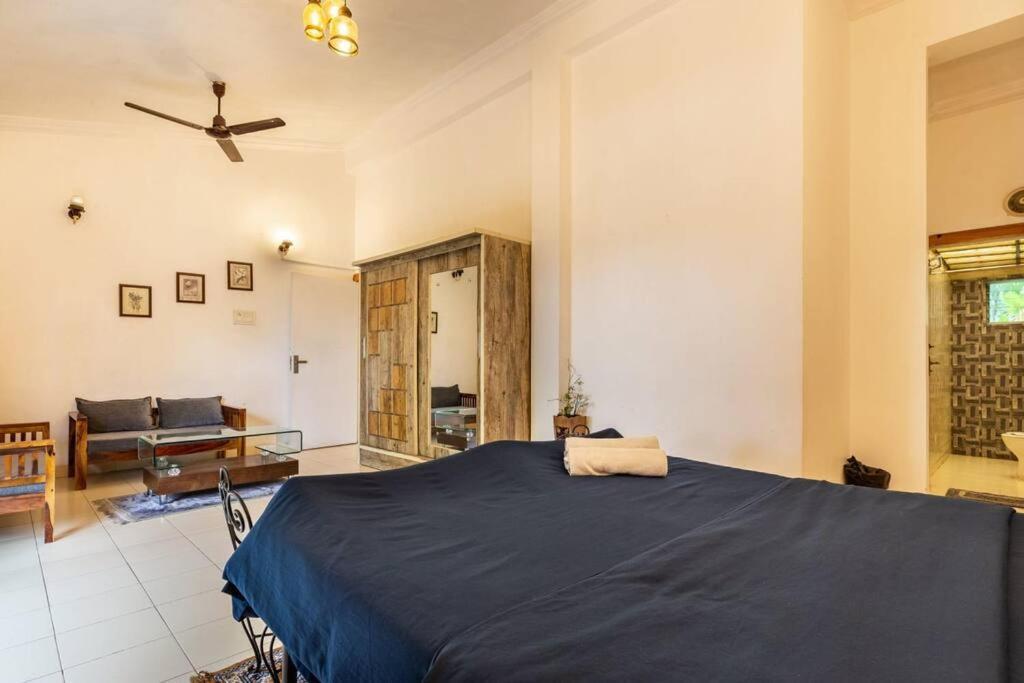 Лонавала: Leisurely Stays Blue chimes Pool 4BHK Lonavla