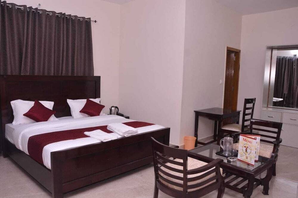Наинитал: Hotel Silver Lake Inn