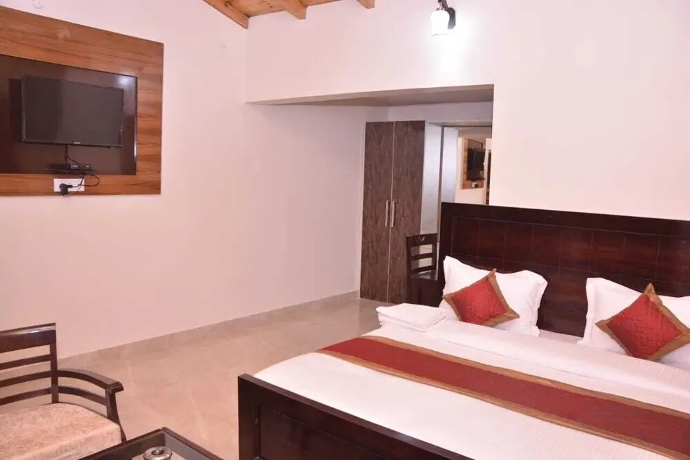 Наинитал: Hotel Silver Lake Inn
