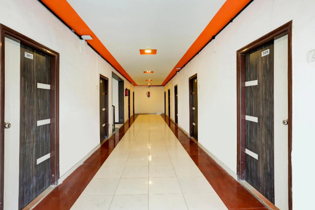 Бхаяндар: OYO Flagship 81672 Hotel New Beeru