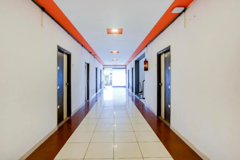 Бхаяндар: OYO Flagship 81672 Hotel New Beeru