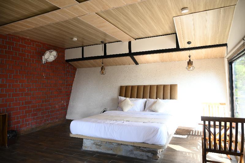 Чубаттакхал: Tatvam Resort Lansdowne