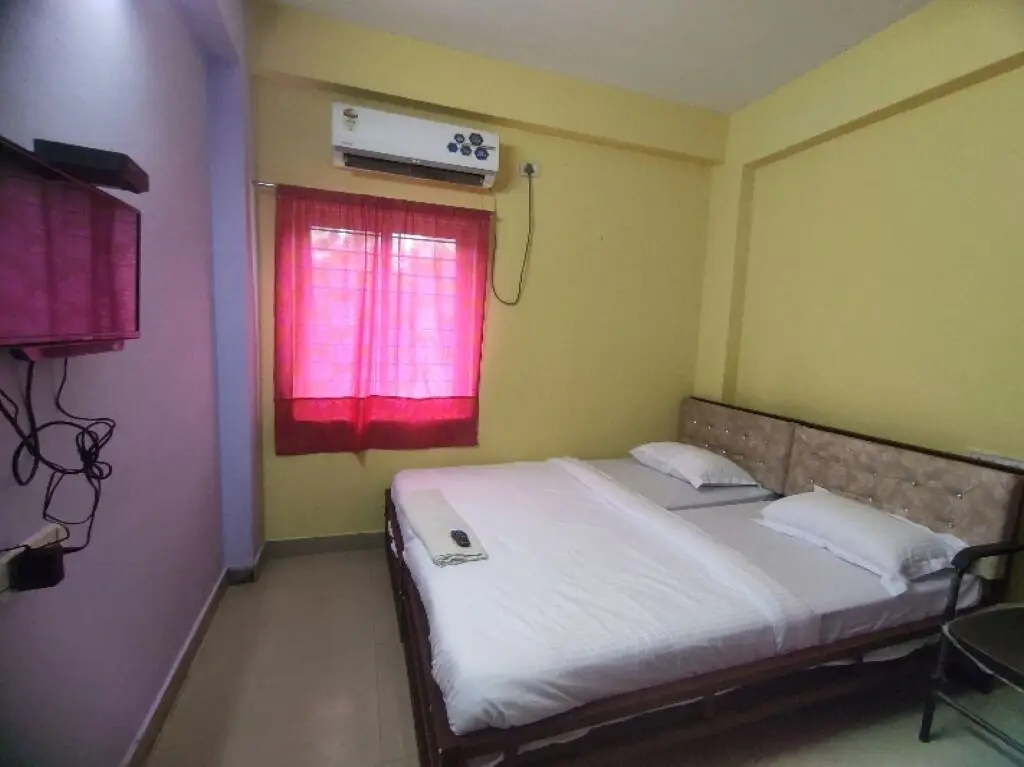 Хидерабад: Oyo Hotel Moon Light Near Hitech Theater