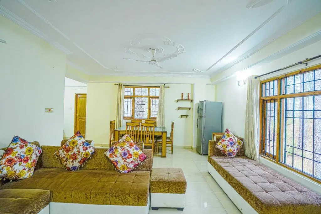 Шимла: Shimla Woods 2BHK by Dumnu Homes