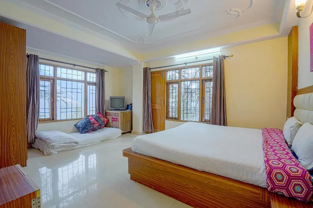 Шимла: Shimla Woods 2BHK by Dumnu Homes