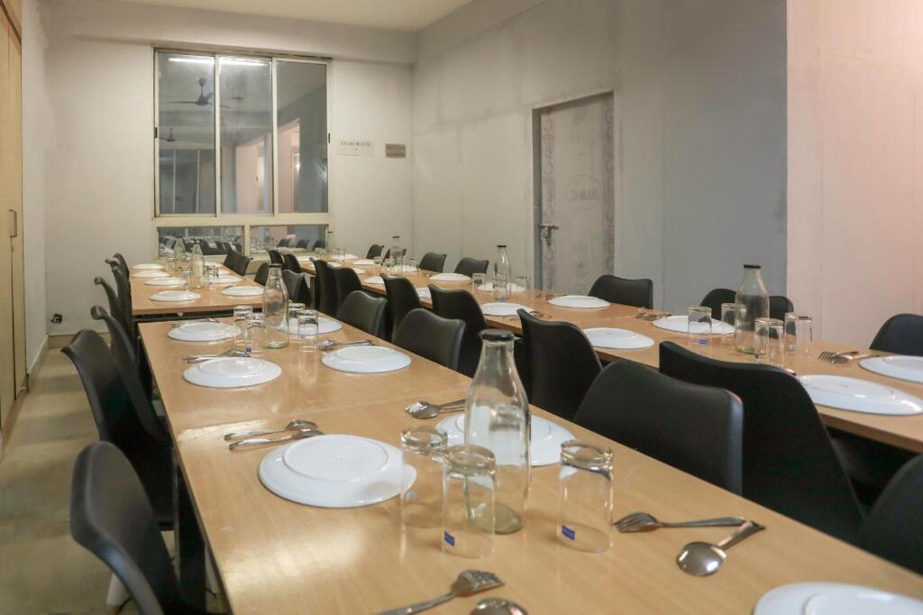 Колката: SilverKey Executive Stays 39622 Mayfair Tower
