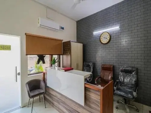 Лудхиана: Capital O 82960 Hotel K Star