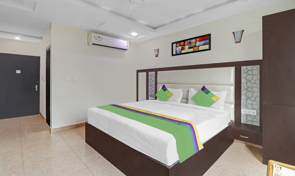 Агра: Treebo Trend Hotel Grand Father