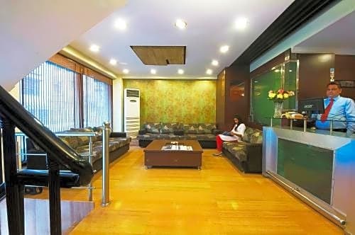 Нью-Дели: Capital O 2382 Hotel White House Continental