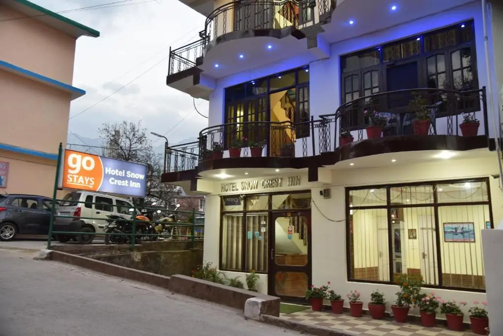 Hotel Snow Crest Inn | A Pure Veg Hotel — фото 1