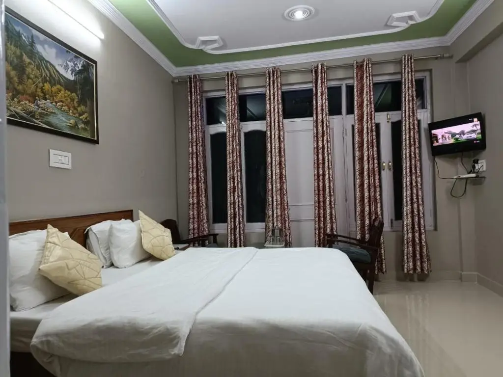 Надди: Hotel Snow Crest Inn | A Pure Veg Hotel