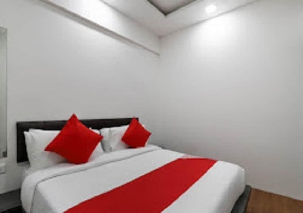 Ахмедабад: Peradiot Hotel - Vastrapur