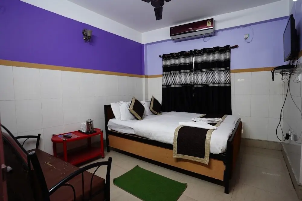 Силигури: Tirupati Lodge Private Limited