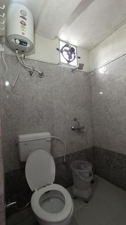 Дехрадун: OYO 82000 Khs