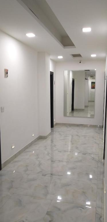 Нью-Дели: The Paramont Suites Delhi