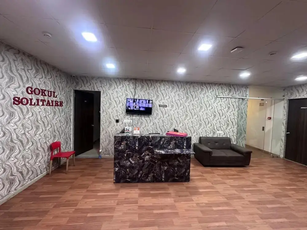 Сурат: Hotel Gokul Solitaire - Surat