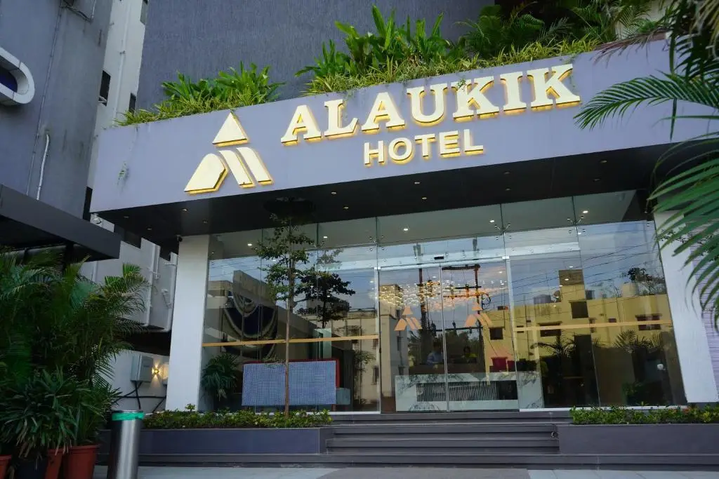 Alaukik Hotel — фото 1