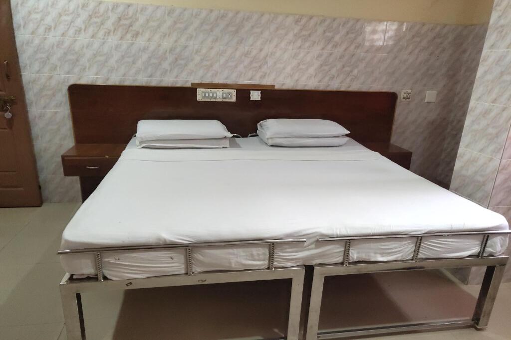 Коллур: SPOT ON 82628 Mayura Guest House